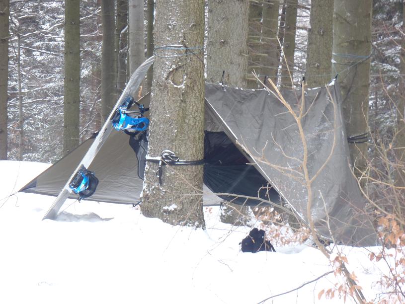 Bivakovací celta s hamakou v zimě