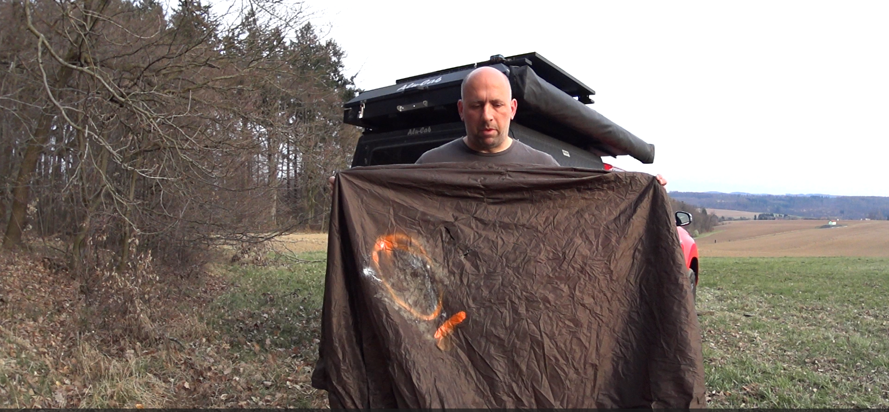 Zkouška odolnosti bivakovací plachty DD Hammocks Superlight.