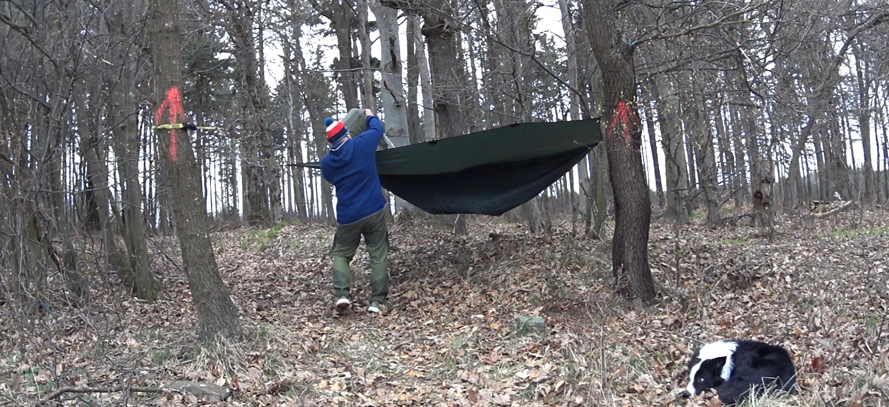 Extrémní zátěžový test bivakovací plachty DD Hammocks Superlight.